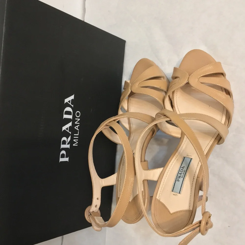 Prada Strappy Beige Patent Leather Platform Sandals Size 39 made in Italy - Picture 2 of 13